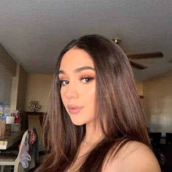 Lynna - Cougare à Gabi (Simplon) Profil de Lynna, 34 ans, Cougare à Gabi (Simplon) (Valais)